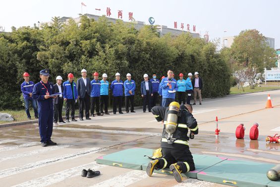 李合军带队到星空平台督导“我是状元”职工职业技能竞赛活动 (1)_副本.jpg
