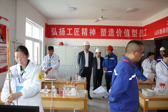 李合军带队到星空平台督导“我是状元”职工职业技能竞赛活动 (2)_副本.jpg